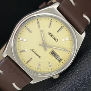 Vintage 1986 Seiko Automatic Mens Silver Watch W/daydate & Yellow accents